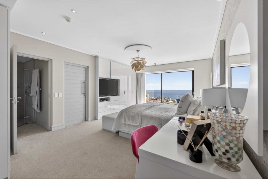 3 Bedroom Property for Sale in Sea Point Western Cape